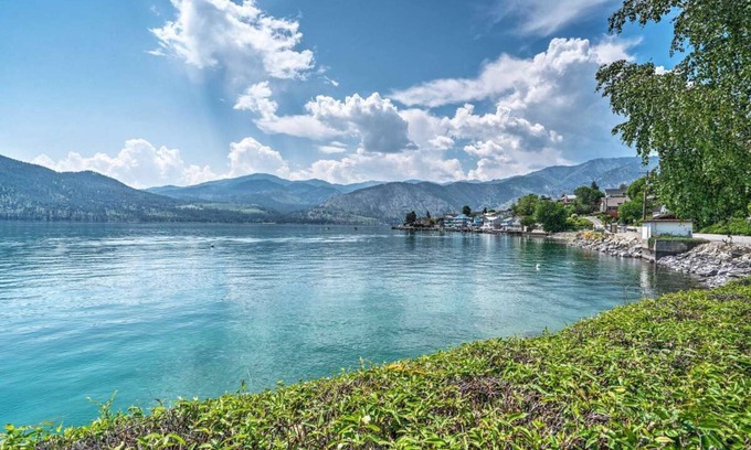 Wapato Point Condo | Marina's Edge Condo - Pool & Spas - Marina -Town!