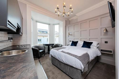 Sutton Cross Apartment | Marina View Studio
