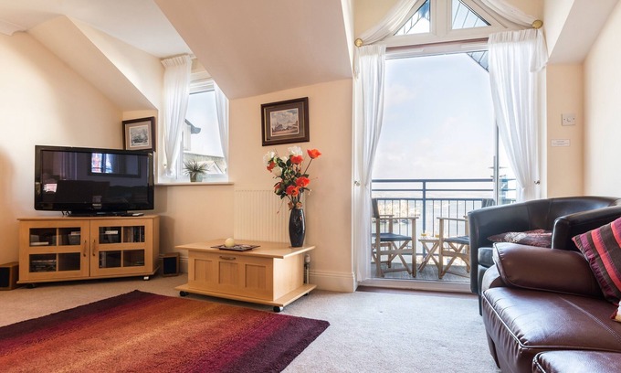 Brixham Apartment | Marina views from this stunning apartment.