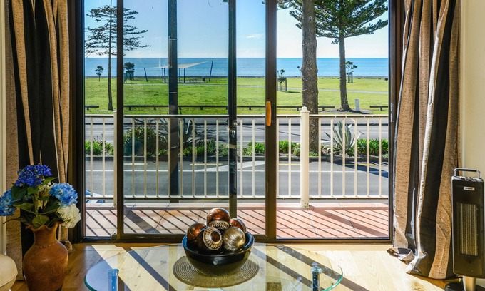 Napier Cottage | Marine Parade Magic - Napier Holiday Home