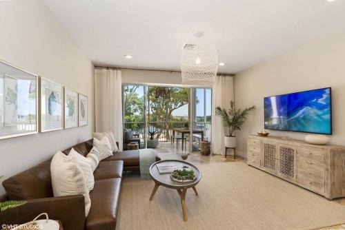 Rock Harbor House | Mariners 212 Great Location with Marina Views