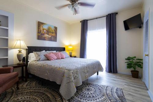 Kerrville Apartment | Mariposa Buckeye - Retreat for 2