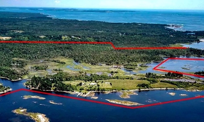 Lunenburg County House | Maritime estate with 4 miles of coastline, and an elegant 18th Century farmhouse