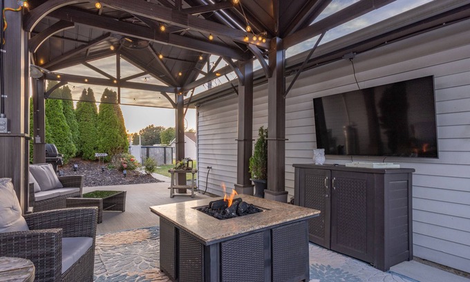 Santa Fe Apartment | MARK TWAIN LAKE STUDIO CABIN & OUTDOOR HANGOUT