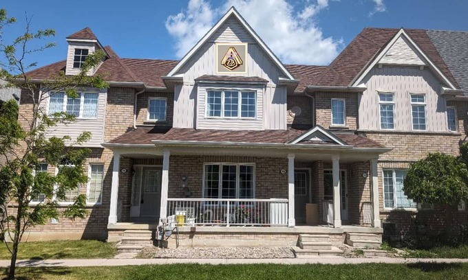 Markham Villa | Markham 2 bedroom basement with separate kitchen and one parking space