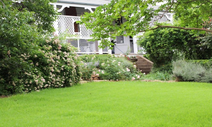 Canowindra House | Marlow House -Canowindra Accommodation