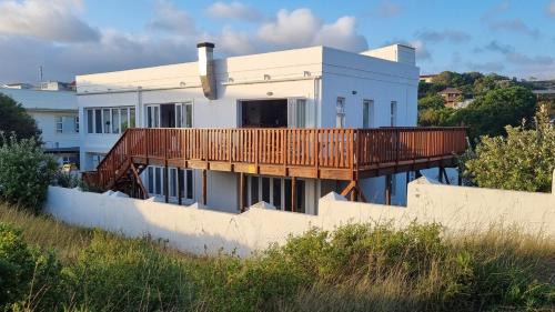 Oyster Bay House | Marlyn on Oyster Bay