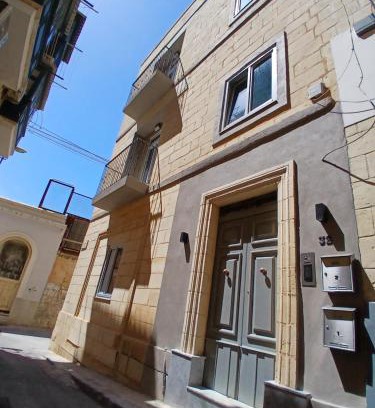 Cospicua Apartment | Maron 32