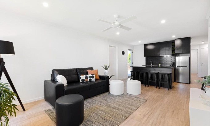 Maroochydore House | Maroochy River 3 BR unit, central yet peaceful