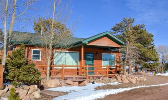 Red Feather Lakes Cabin | Marr's Mountain Cabins - Cabin 1