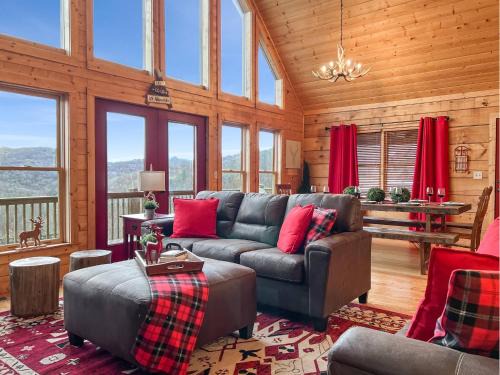 Wolf Laurel House | Mars Hill Cabin Retreat Mountain Views, Hot Tub, and Adventure Awaits