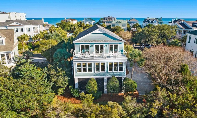 Litchfield by the Sea House | Marshfront in Gated Charlestowne Grant w/Pool