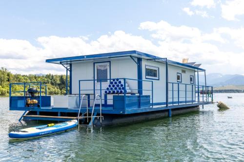 Liptovsky Trnovec Boat Rental | Marský Vlk - zážitkový houseboat a wellness