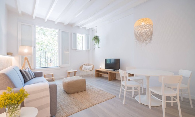 La Llotja-Born Apartment | Marsuites 3 - Palace and Cathedral View (Third floor)