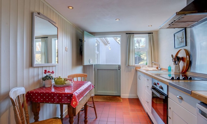 Irstead Apartment | Martin's Nest | Winterton Cottages