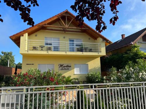 Balatonlelle Apartment | Martina Apartmanház