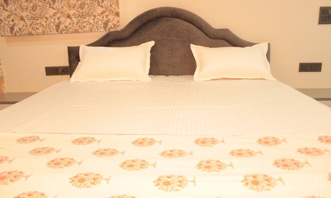 Vaishali Nagar Apartment | Marvelous 3-bedroom apartment with AC in Jaipur with massive deck in a lux.
