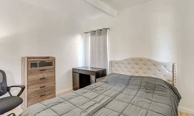 San Pablo House | Marvelous 4-bedroom bungalow with WiFi in San Pablo