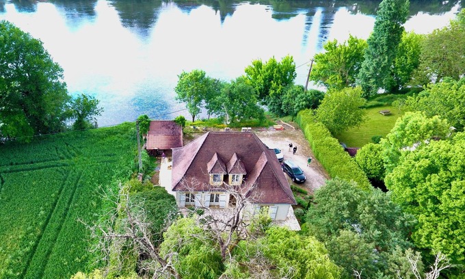 Lalinde Villa | Marvelous riverside oasis 4-bedroom villa area of historic significance Dordogne