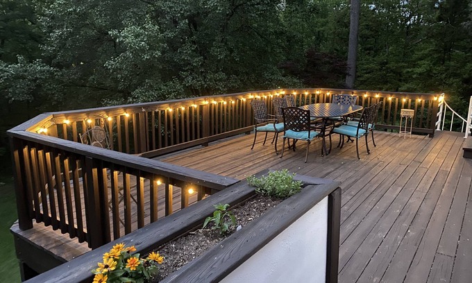 Lake Barcroft House | Marvelous Home in Gorgeous Neighborhood Near DC