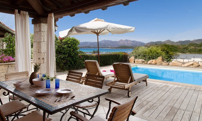 San Teodoro Villa | Marvelous in front of the beach, private pool
