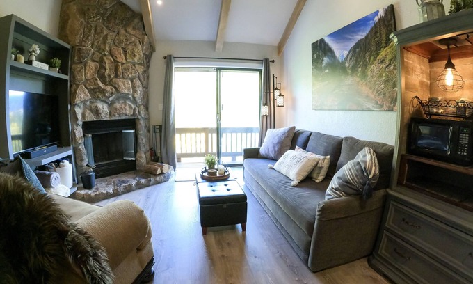 Purgatory Condo | Marvelous Mountain Views! Fully Remodeled! 2 Miles North of Purgatory!
