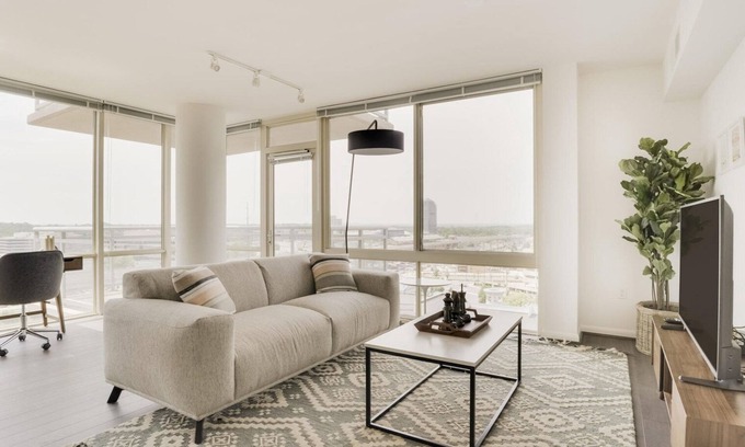McLean Apartment | Marvelous Tysons Corner 2BR w/Fire Pit, steps to Mall, by Blueground