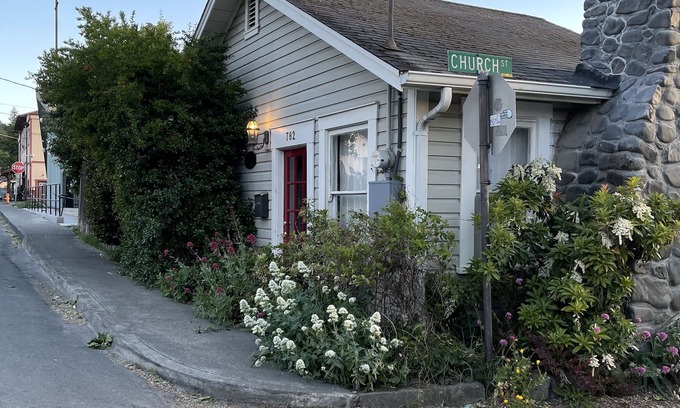 Garberville Cottage | Mary's Place is a historic cottage with private garden in the center of town.