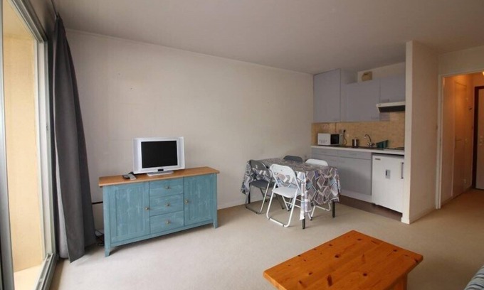 Hardelot-Plage Apartment | MARYLAND B2 : Studio cabin with balcony, sleeps 4, in the heart of the city and just a stone's throw from the sand.