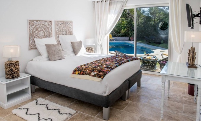 Salon-de-Provence Hotel | Mas Angelussi - Le Clos du Soleil