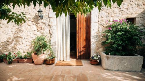 Avinyonet de Puigventos Bed & Breakfast | Mas Camins
