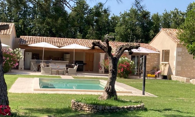 Saint-Andiol Bed & Breakfast | Mas Galinette