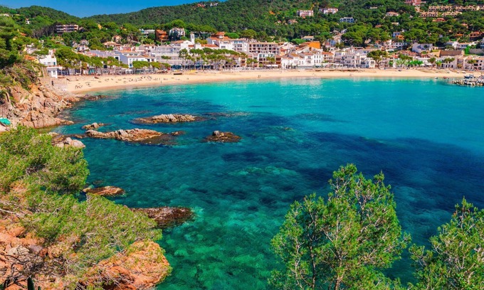 Corca Villa | Mas Mascaró - Four Bedroom Villa, Sleeps 8