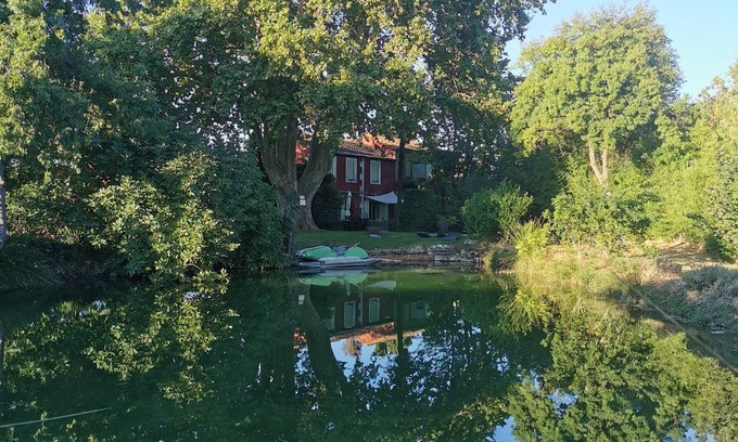 Arles House | Mas on large wooded plot with natural swimming pond.