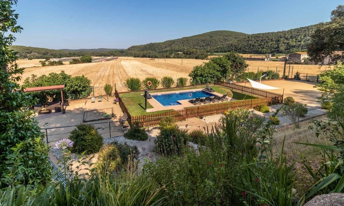 Brunyola House | Mas Roca – Casa rural en entorno único