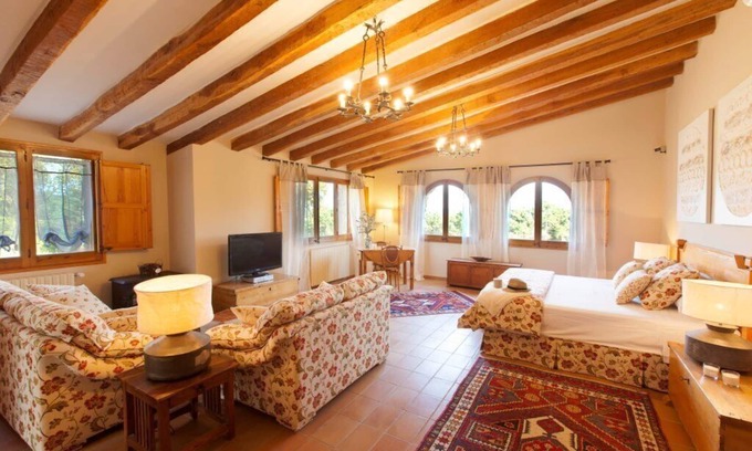 Tordera Villa | Masia Cal Agusti - Pool, Wifi, AC, large garden, own garden