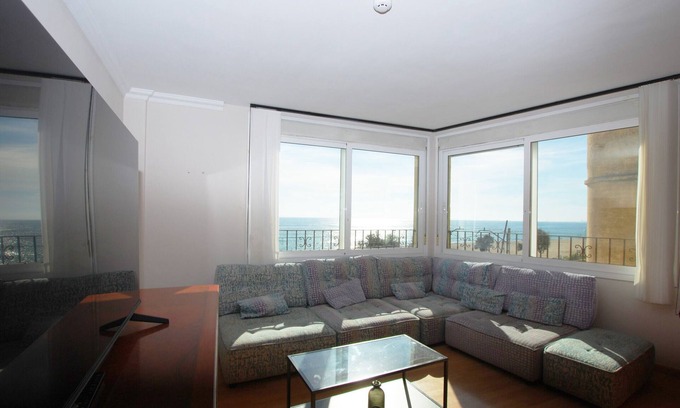 Masnou Apartment | Masnou Chill - Penthouse Terrace in front of the Beach
