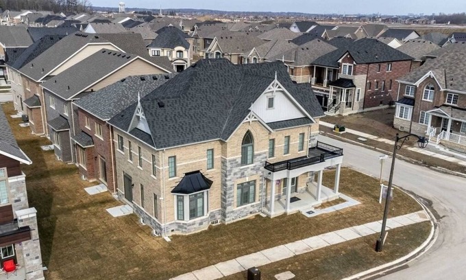 Caledon House | MASSIVE DETACHED LUXURY HOME