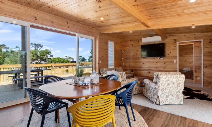 Matapouri House | Matapouri Bayside Retreat - Matapouri Holiday Home