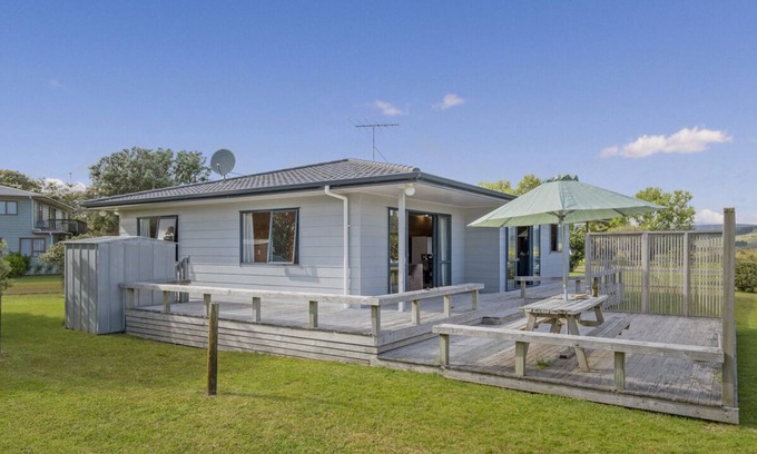 Matarangi House | Matarangi Escape - Matarangi Holiday Home