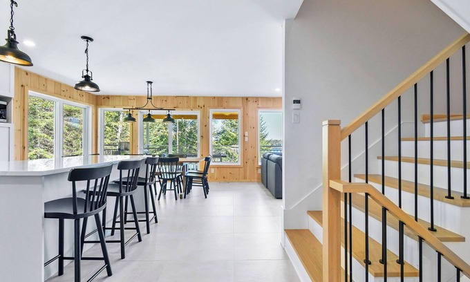 Saint-Michel-des-Saints Ski Chalet | Matawinie cottage near Lac Taureau and ATV/snowmobile trail!