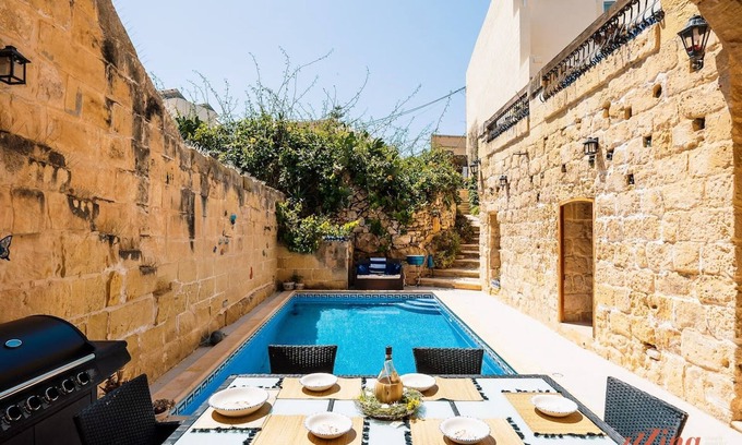 Munxar Villa | Matli Farmhouse Your Stunning Gozo Getaway