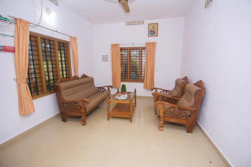 Elappara Villa | MAVERICK HOlIDAYS FAMILY VILLA