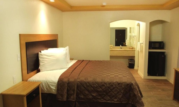 Eagle Pass Hotel | Maverick Inn