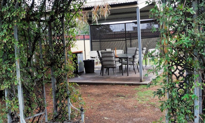 West Wyalong Hotel | Mayfair Motel