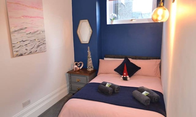 Salisbury Condo | Mayflower 2 bed Boutique Apartment – Stayseekers
