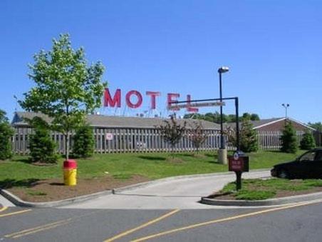 Milford Hotel | Mayflower Motel Milford
