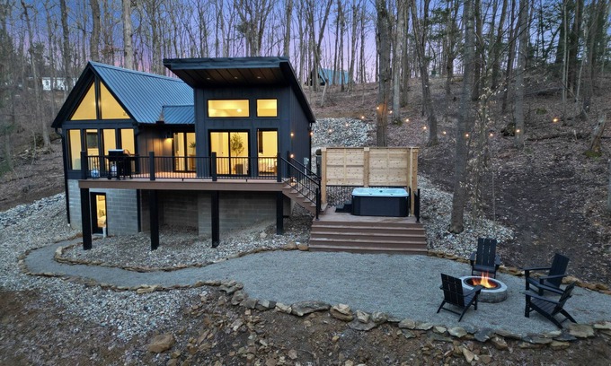 Carbon Hill Cabin | Maynard's Retreat | Hocking Hills