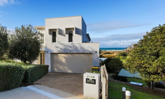 Lake Tyers Beach House | Mazza By The Sea - Lakes Tyers Beach