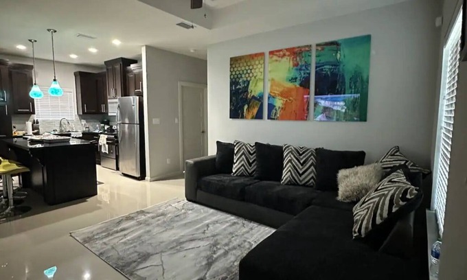 McAllen Apartment | McAllen TX Apartment 2-Bedroom, Patio, Grill close Airport-Shopping